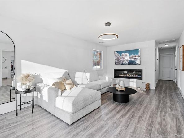 63 Orchard Street, Manorville NY 11949