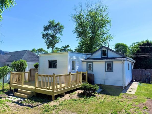 17 W 2nd Street, Deer Park NY 11729