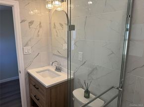 17 W 2nd Street, Deer Park NY 11729