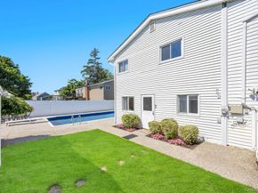 25 Laurel Place, Bethpage NY 11714