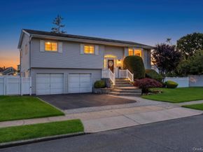 25 Laurel Place, Bethpage NY 11714