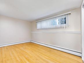 25 Laurel Place, Bethpage NY 11714