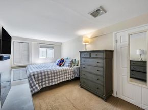 25 Laurel Place, Bethpage NY 11714