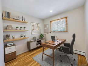 25 Laurel Place, Bethpage NY 11714