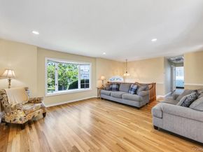 25 Laurel Place, Bethpage NY 11714