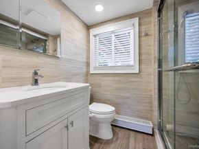 25 Laurel Place, Bethpage NY 11714