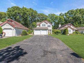 112 Dorado Court S, Middle Island NY 11953