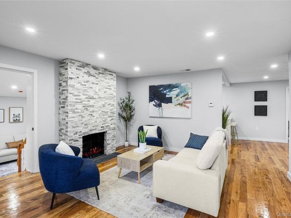 19 Westside Avenue, Bay Shore NY 11706
