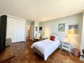 27110 Grand Central Parkway 6Y, Floral Park NY 11005