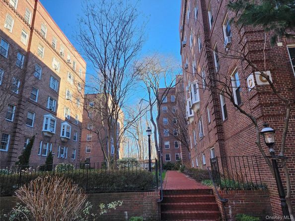 117-01 Park Lane South C2M, Kew Gardens NY 11415
