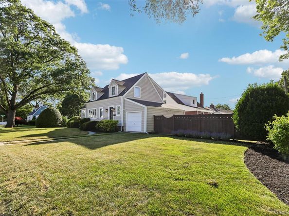 1660 Fenimore Road, Hewlett NY 11557