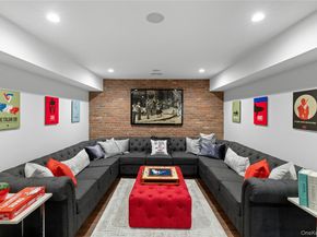 77 Mud Road, Setauket NY 11733