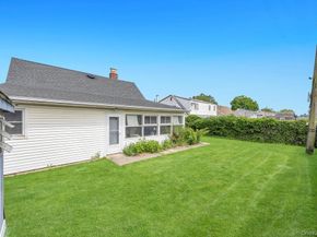 17 Skylark Lane, Levittown NY 11756