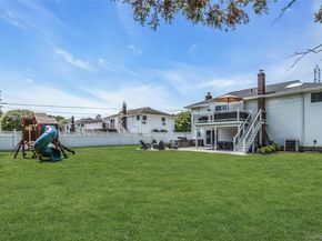 15 Lois Lane, Old Bethpage NY 11804