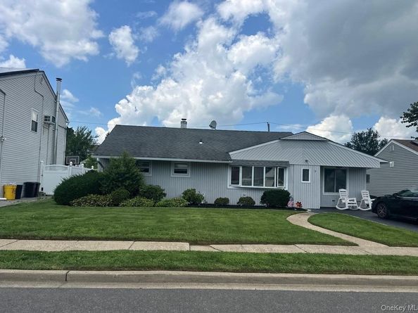 17 Wilson Lane, Bethpage NY 11714