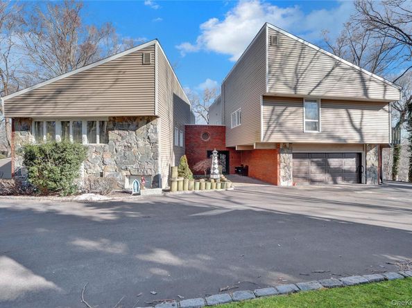 2 Riverview Terrace, Smithtown NY 11787