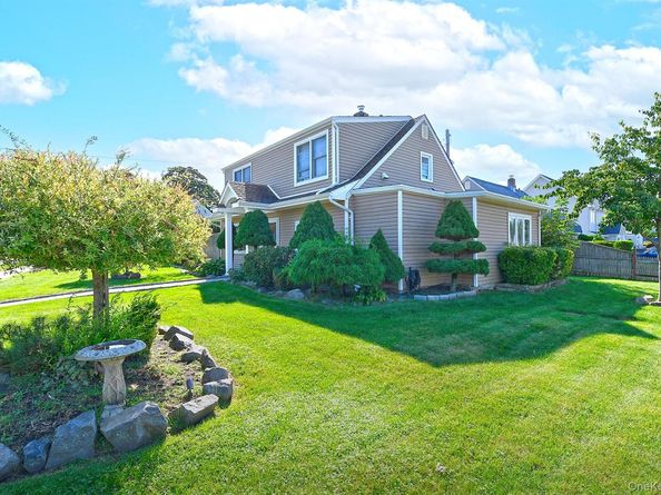 2 Cooper Lane, Levittown NY 11756