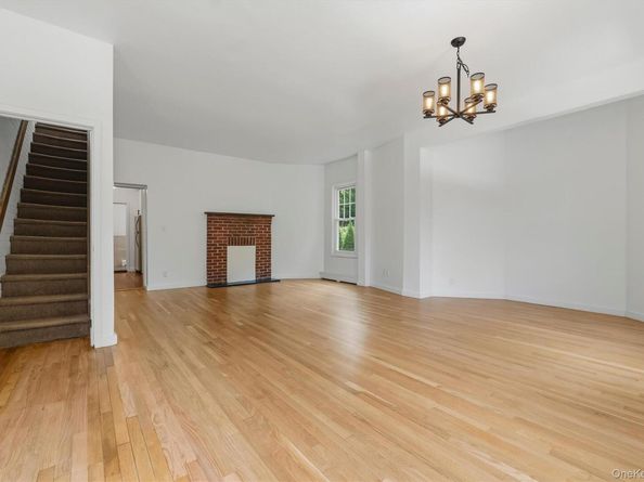 9 Desmond Avenue, Bronxville NY 10708