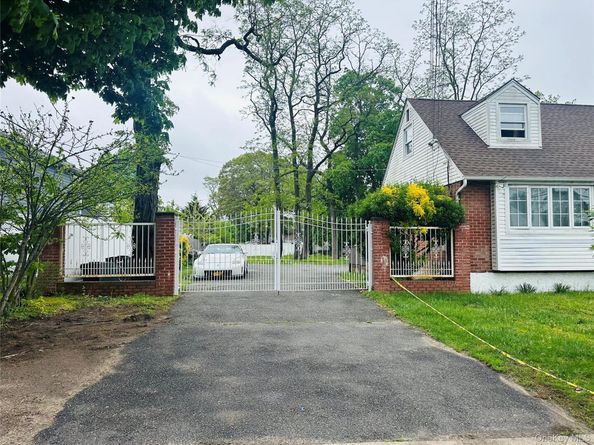 224 Park Avenue, Roosevelt NY 11575