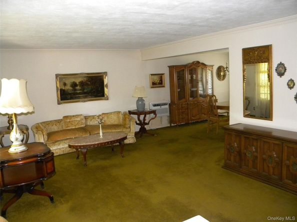 2810 210th Place, Bayside NY 11360