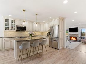 67 Villas Circle, Melville NY 11747