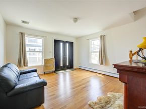 913 Arctic Street, Lindenhurst NY 11757