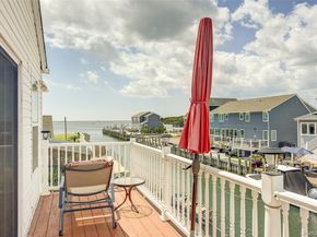 913 Arctic Street, Lindenhurst NY 11757