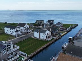 913 Arctic Street, Lindenhurst NY 11757