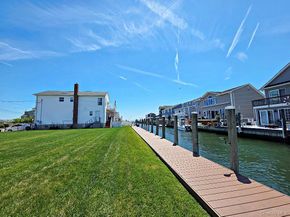 913 Arctic Street, Lindenhurst NY 11757