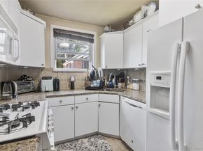73-11 263rd Street B, Glen Oaks NY 11004