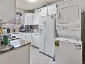 73-11 263rd Street B, Glen Oaks NY 11004