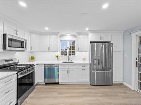103 Parkview Street, Plainview NY 11803