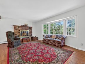 1096 Sunset Street, Yorktown Heights NY 10598