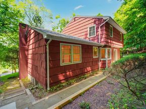 1096 Sunset Street, Yorktown Heights NY 10598