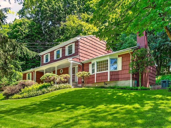 1096 Sunset Street, Yorktown Heights NY 10598