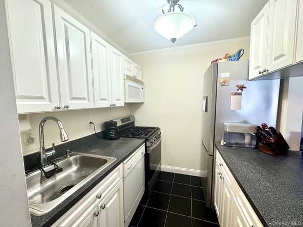 1 Aspen Court 1A, Coram NY 11727