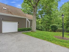 2 Timberland Pass, Chappaqua NY 10514