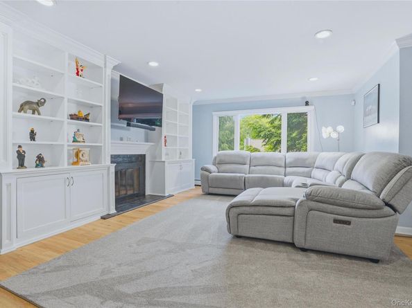2 Timberland Pass, Chappaqua NY 10514
