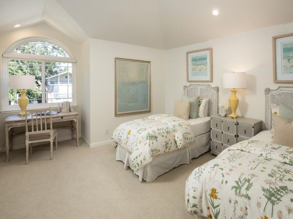560 9th Avenue, Menlo Park CA 94025