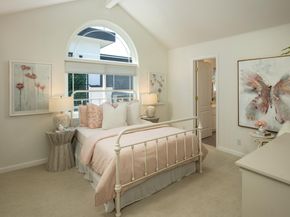 560 9th Avenue, Menlo Park CA 94025