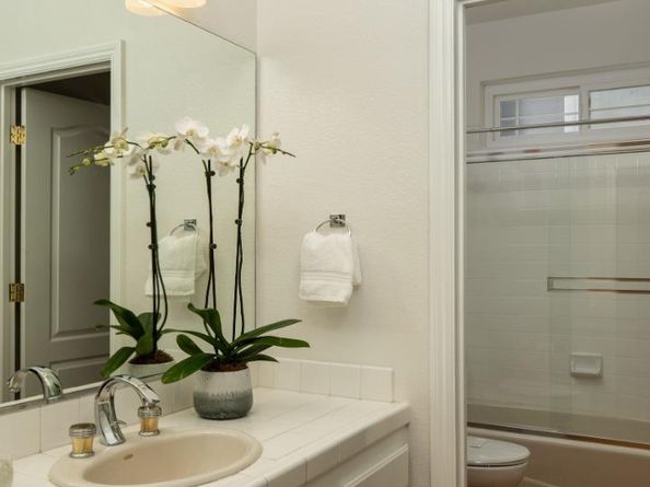 560 9th Avenue, Menlo Park CA 94025