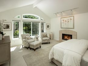 560 9th Avenue, Menlo Park CA 94025