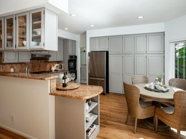 560 9th Avenue, Menlo Park CA 94025