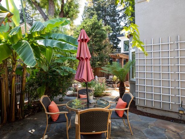 560 9th Avenue, Menlo Park CA 94025