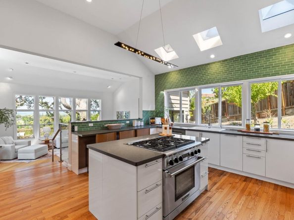 100 Vaquero Way, Redwood City CA 94062