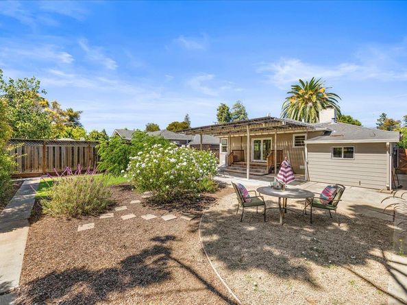 820 Eighth Avenue, Redwood City CA 94063