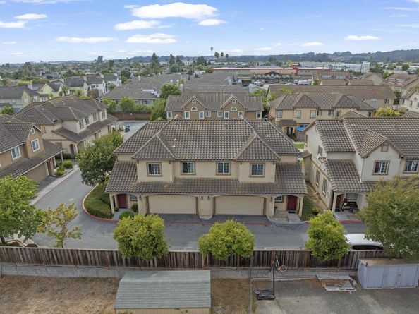 26 Oliveira Loop, Freedom CA 95019