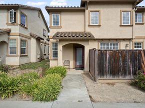 26 Oliveira Loop, Freedom CA 95019