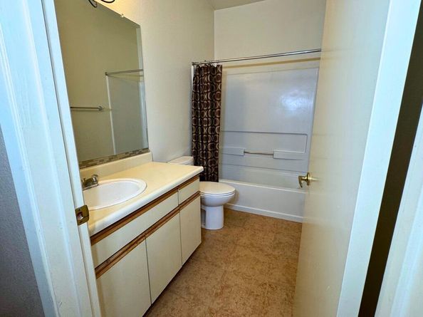 1256 Stanhope Lane 254, Hayward CA 94545