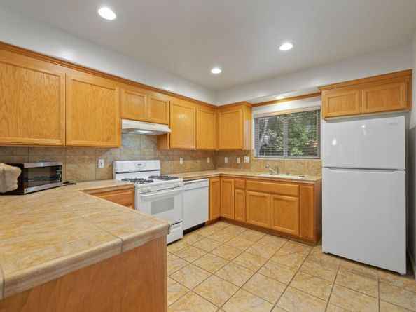 33 Edgewood Way, Santa Cruz CA 95060